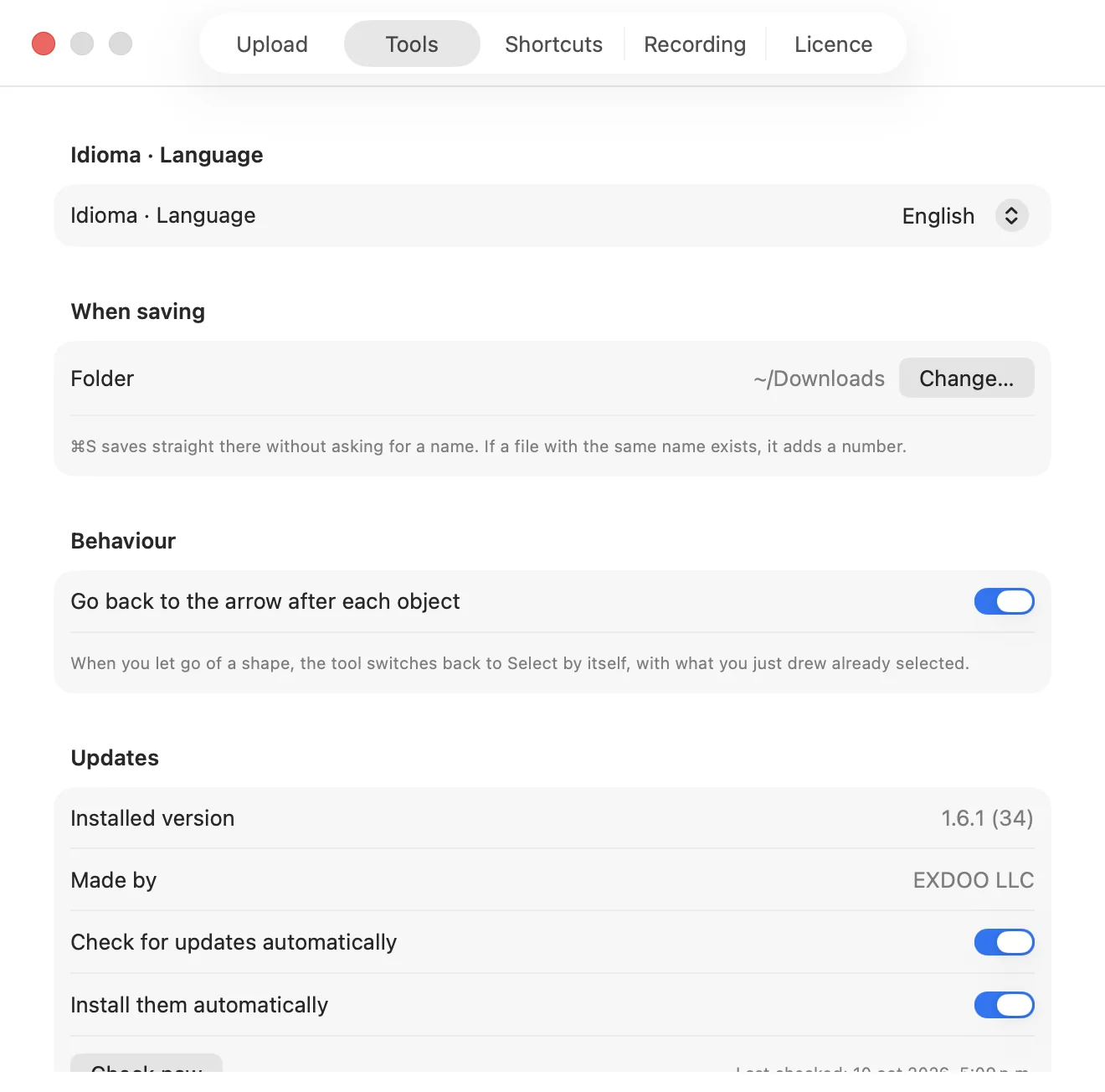 ShotDock's settings with the language picker, English or Spanish